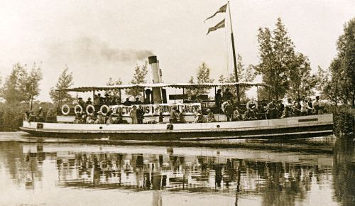 SS Victorious owned by Frederick Holmes Cooper which carried trippers up to Brundall Gardens from Great Yarmouth